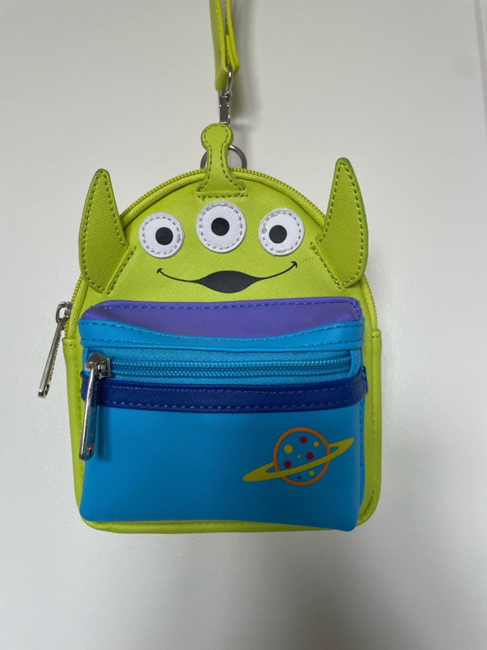Loungefly Toy Story Alien Wristlet 🛸🩵 - Picture 2 of 4